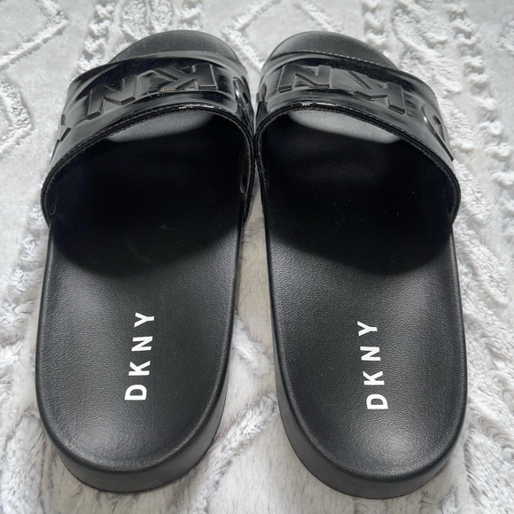 NWOT DKNY Women’s Slides - Picture 3 of 6